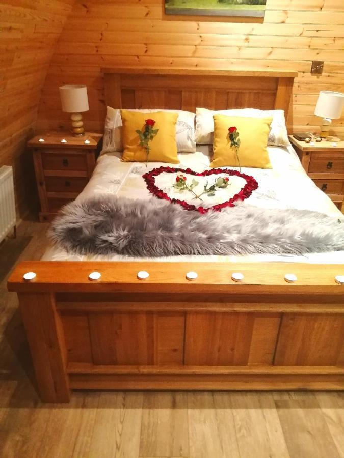 Tollymore Luxury Log Cabins Newry Eksteriør billede